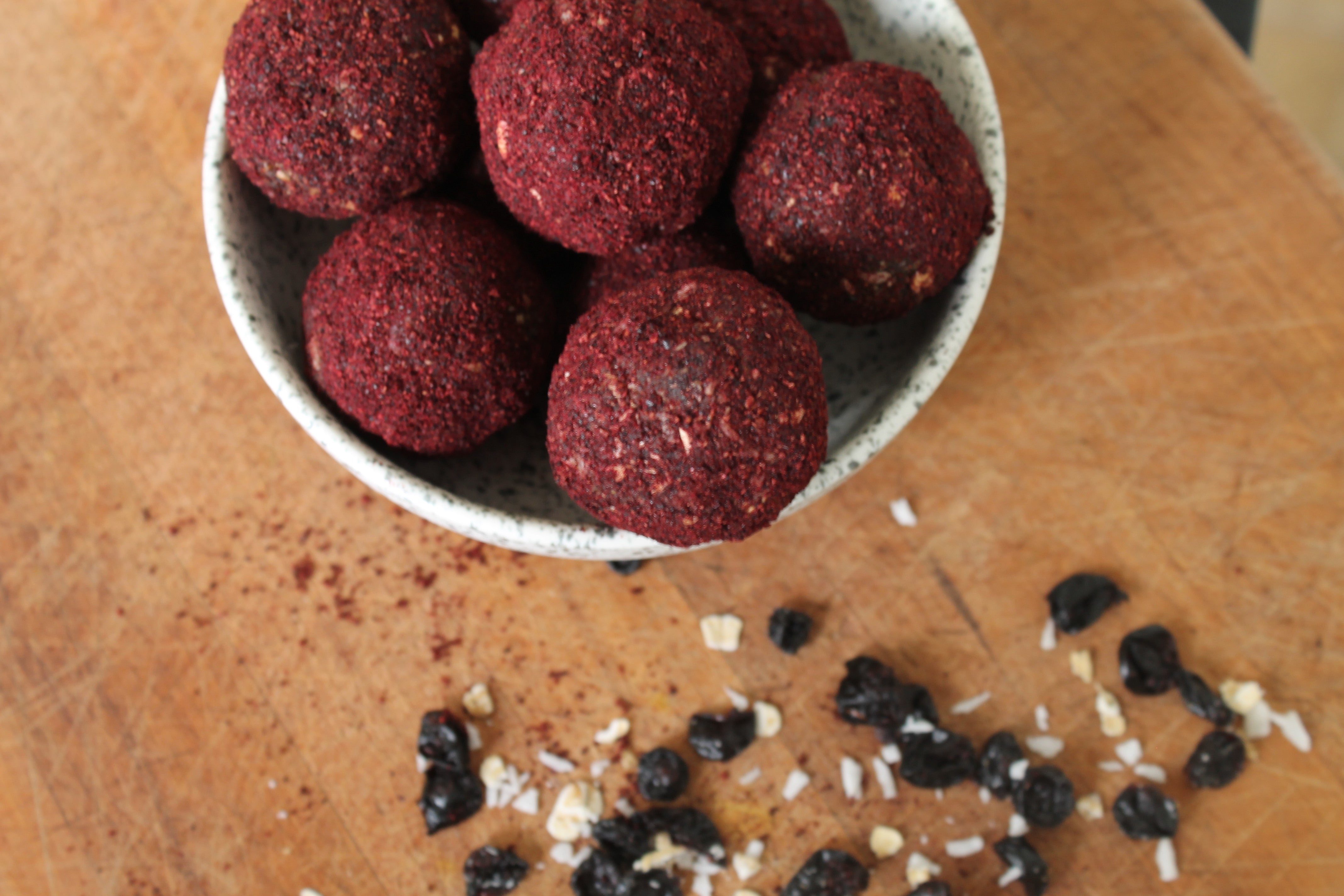 Cacao & Blackcurrant Bliss Balls – ViBERi